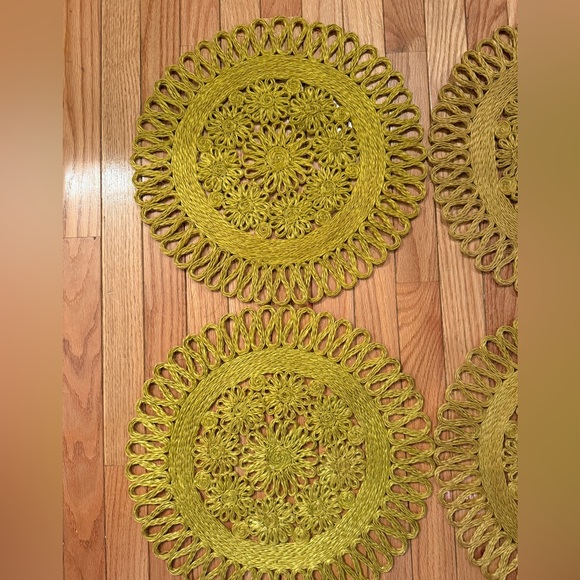 Set of Four VTG Green Crochet Raffia Chartreuse Placemats - Picture 2 of 5